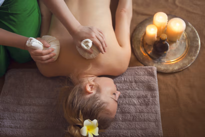 Kräuterstempelmassage